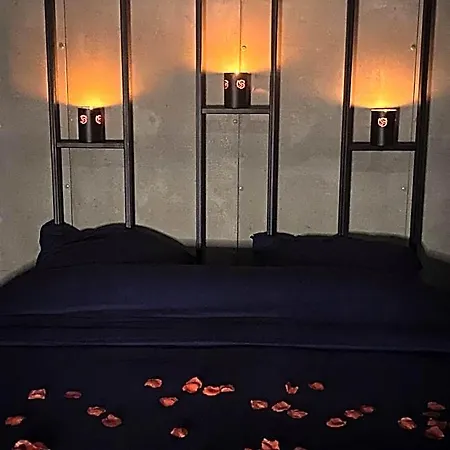 Foxyroom